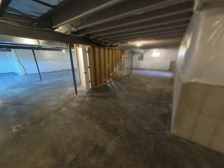2,421 SQFT Basement (unfinished) - tons of storage