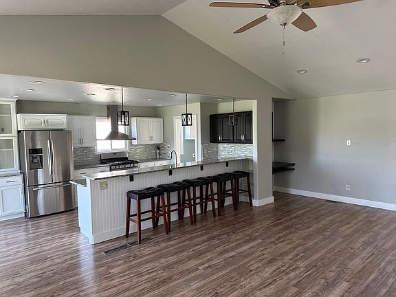 Kitchen with bar
