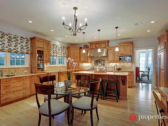 Kitchen / Breakfast Room