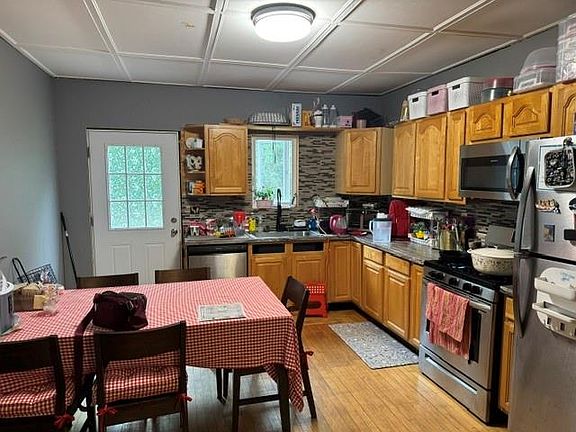 4th image of 32 Money Hill Rd