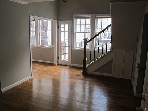 Living room, view from entrance