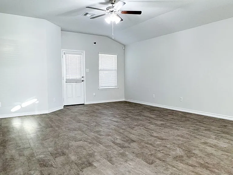 6233 Lavaca Dr — Photo 8