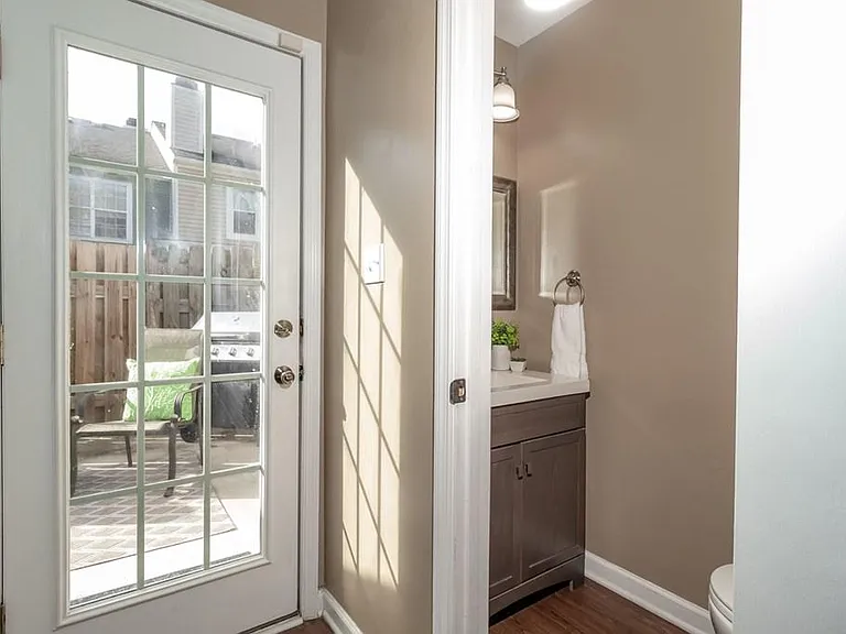 2018 Briar Ct — Photo 10