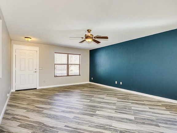 4th image of 15759 W Crocus Dr