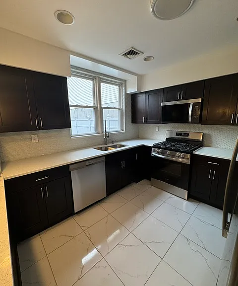 Updated Kitchen with Quartz Countertop