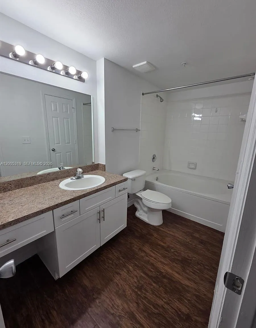Marquesa Condo — Photo 3