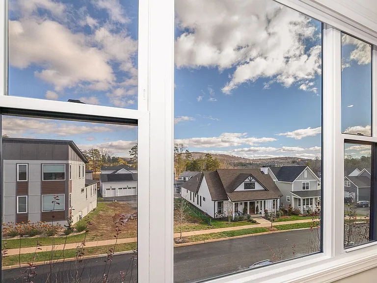 735 Lochlyn Hill Dr — Photo 12
