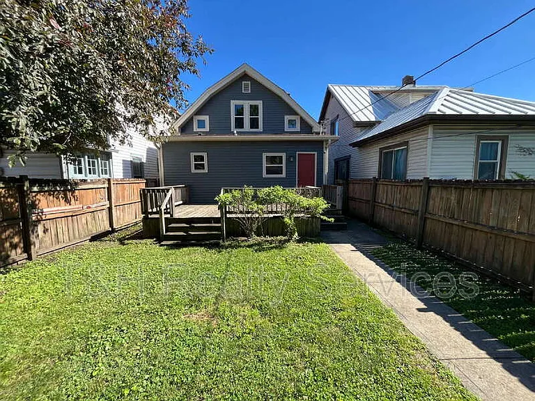 932 E Morris St — Photo 3