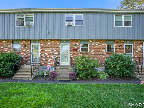 3rd image of 1431 Farmington Avenue #C