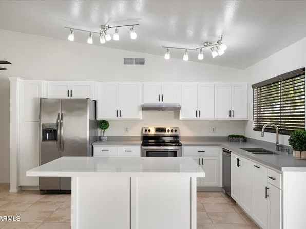 4645 E LA PUENTE Avenue, Phoenix, AZ 85044