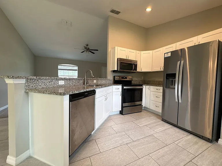 17026 SW 32nd Ter — Photo 8