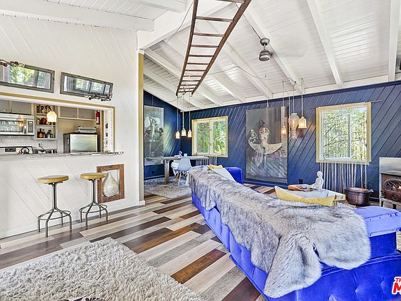 2nd image of 2090 1/2 Topanga Skyline Dr