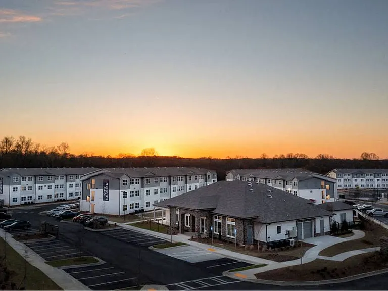 The Pointe at Concord — Photo 33