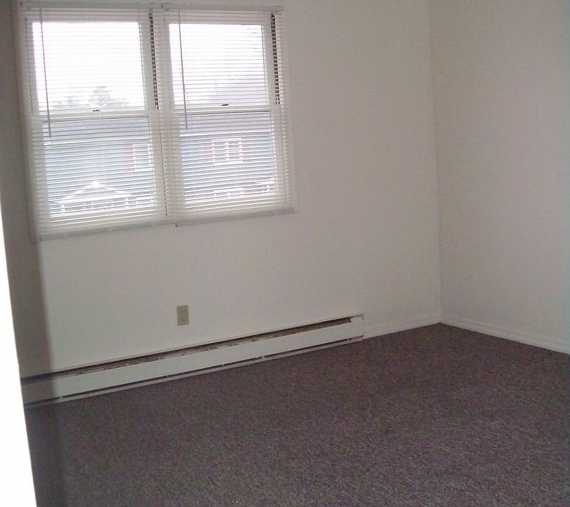 Lawrence Street Townhouses 99105 Lawrence St Palmer MA Zillow