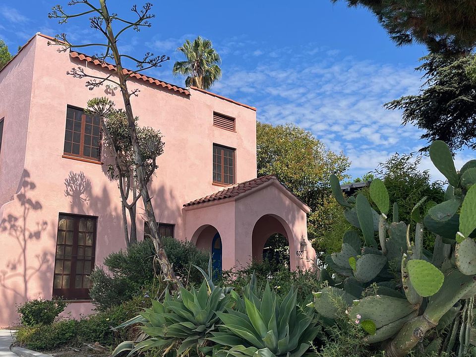 1st image of 633 N Mariposa Ave