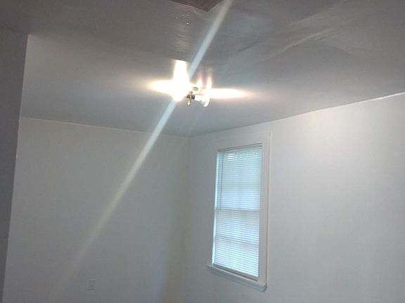 5th image of 150 N Clark Dr #6