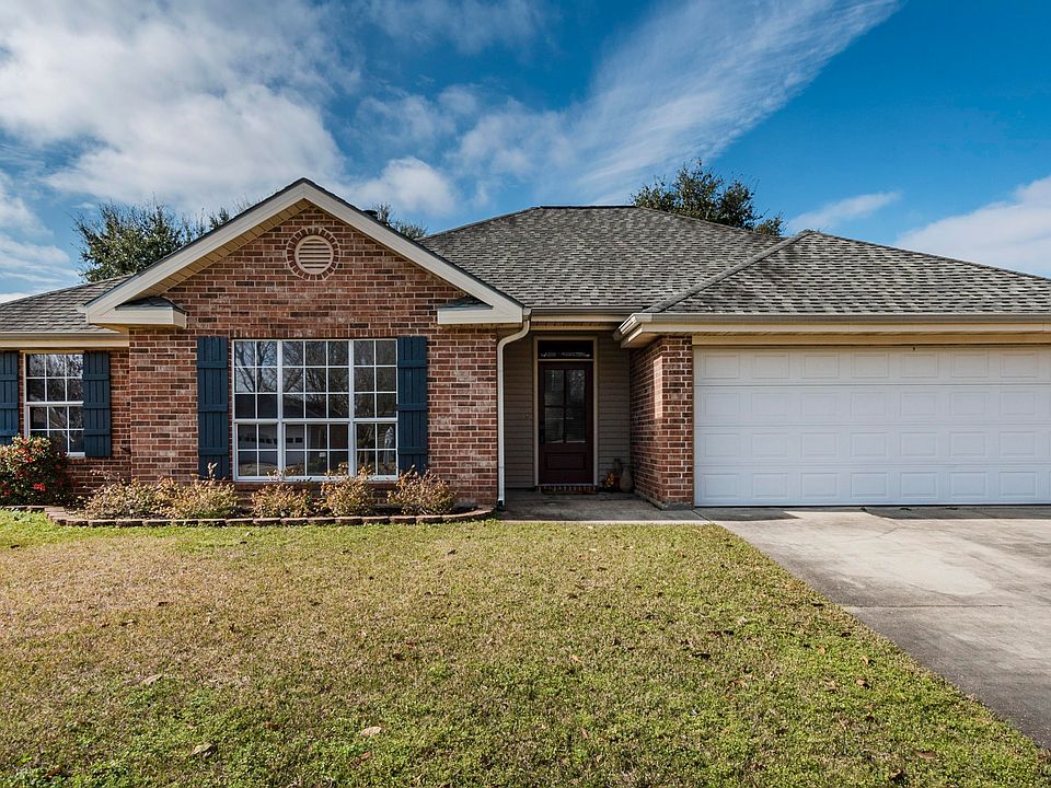 1st image of 303 Wallingsford Cir