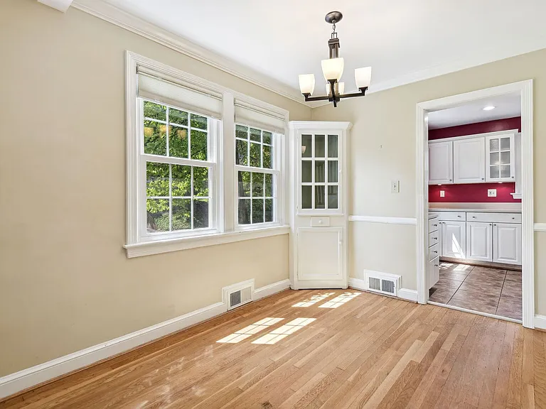 5203 Elsmere Ave — Photo 4