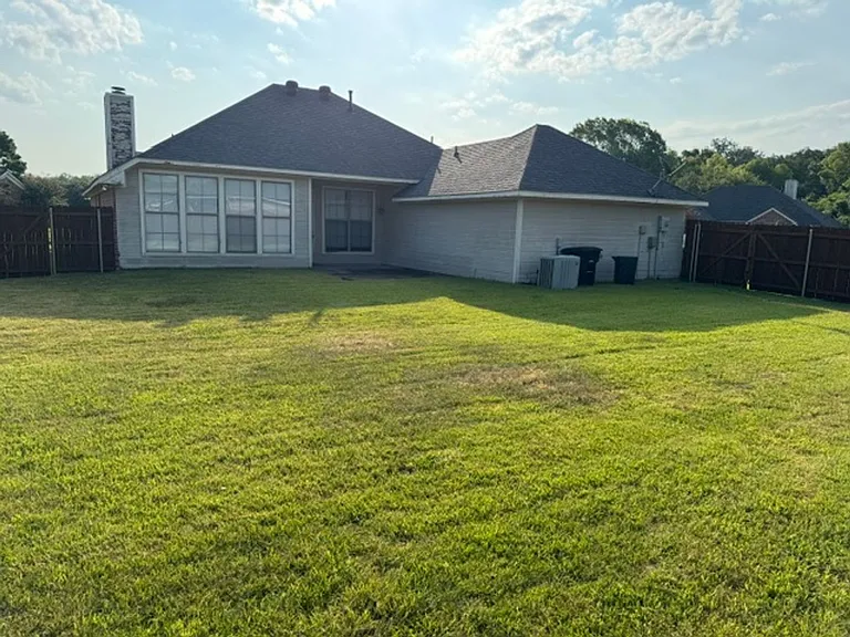 1201 Quincy Dr — Photo 16