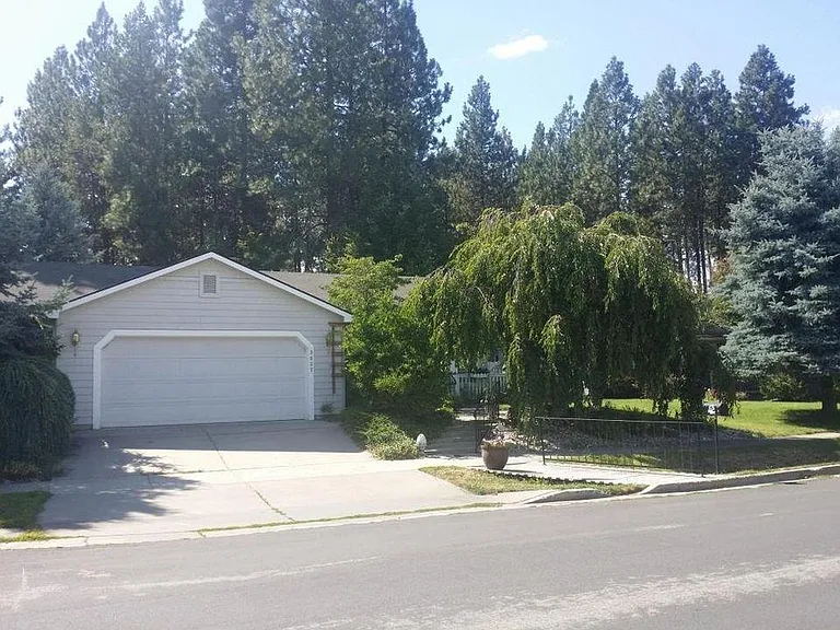 3637 N Whisper Dr — Photo 1