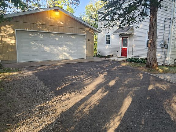 3rd image of 2029 Edgerton St N