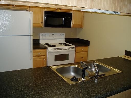 3rd image of 515 Landview St APT A