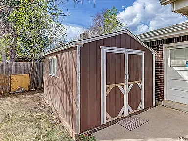 1616 S Balsam Ct — Photo 3