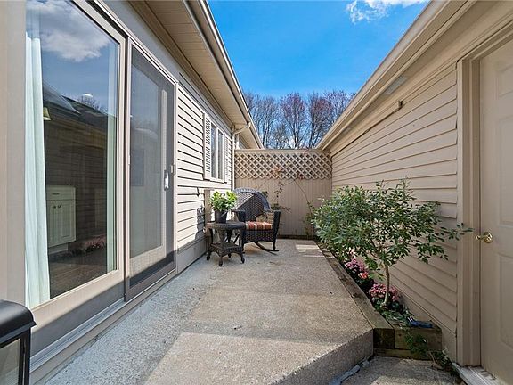 4th image of 108 Pine Glen Dr #108