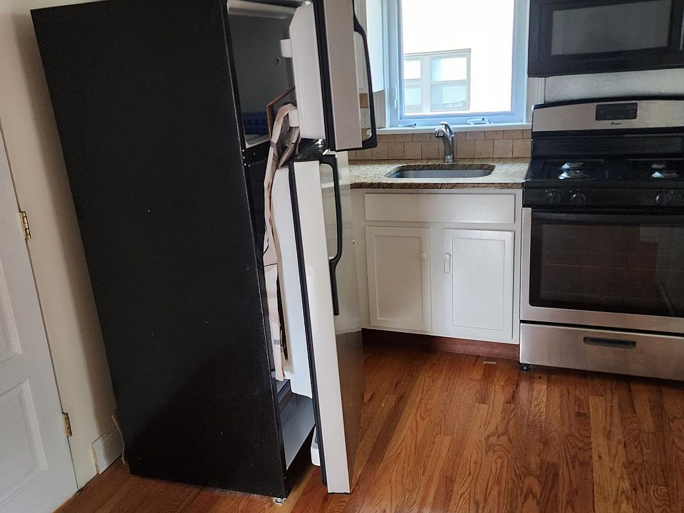 1st image of 497 White Plains Rd #761