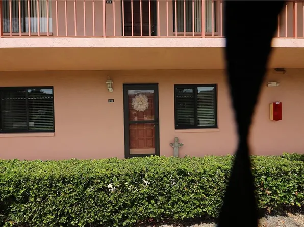 105 LAKESIDE COURT #6, OLDSMAR, FL 34677