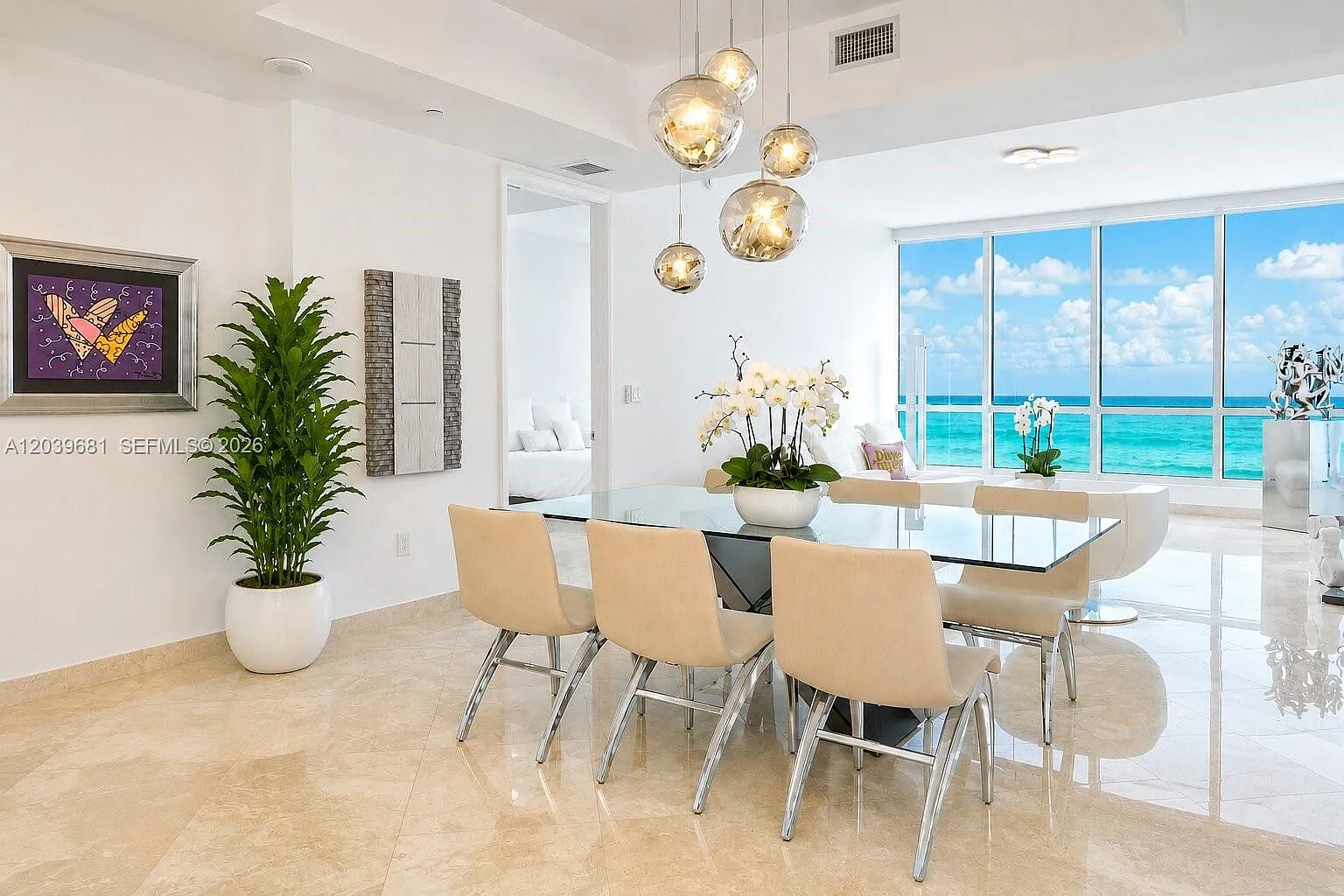 Continuum On South Beach — Photo 1