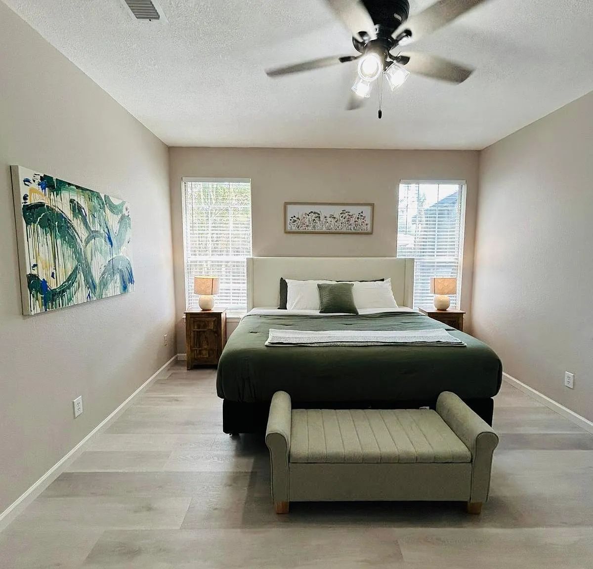 5 bed, 2.5 bath, 2159 sqft, $5,000 — Photo 3