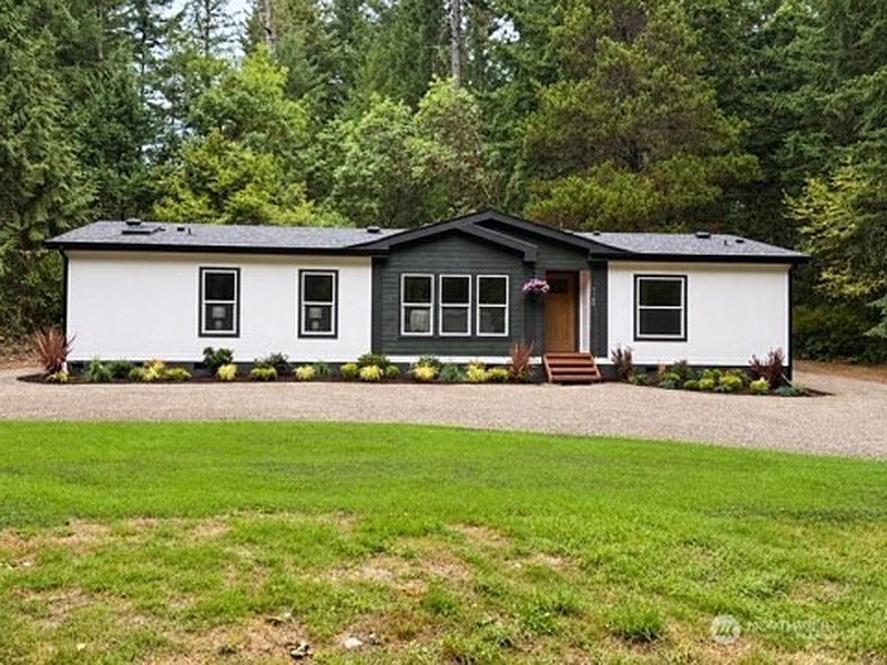 2nd image of 5189 SW Paradise Lane
