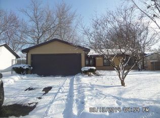 305 Dean Cir, Bolingbrook, IL 60440