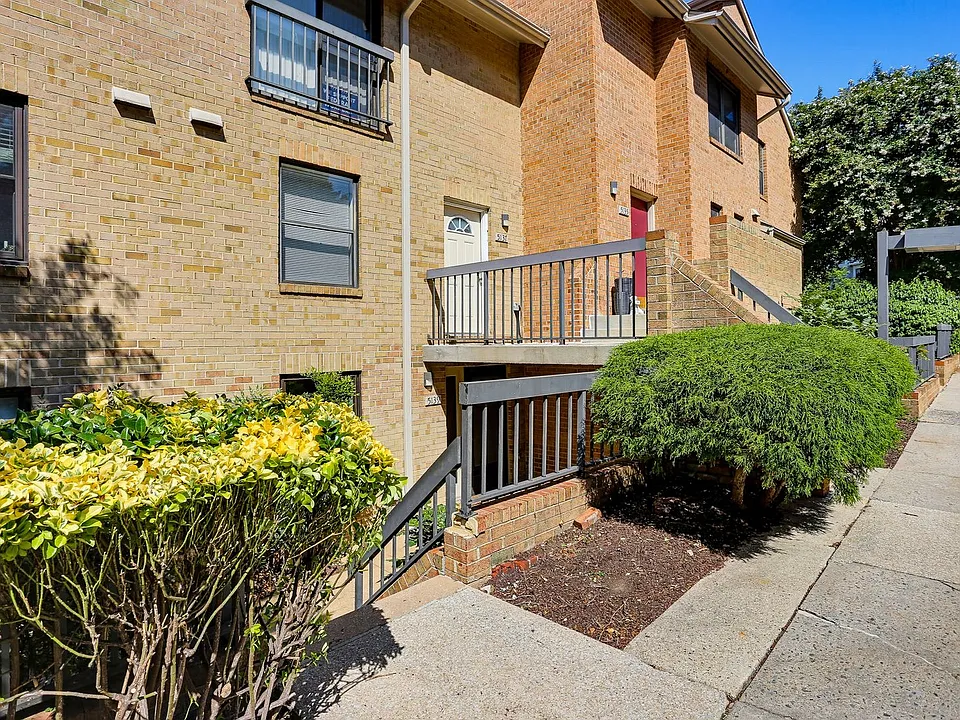 5139 Dudley Ln #48