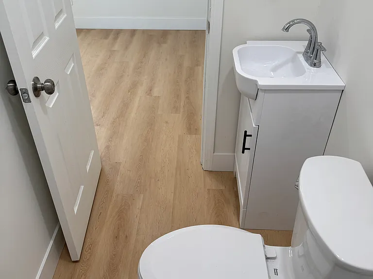 792 Bernard Way #B — Photo 13