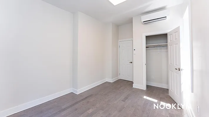 Rented by Nooklyn NYC LLC | media 16