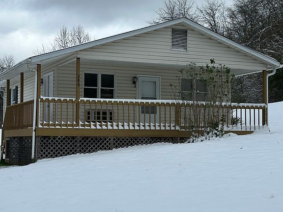 3rd image of 813 Elmwood Dr #813