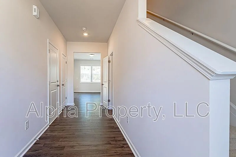 3 bed, 2.5 bath, 1500 sqft, $1,625 — Photo 3