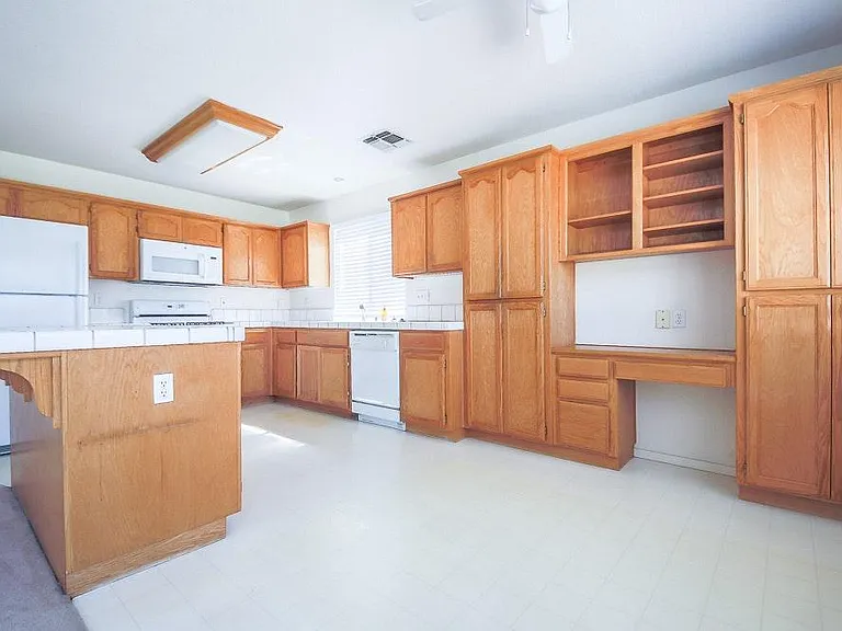 2193 Misquez Ln — Photo 14