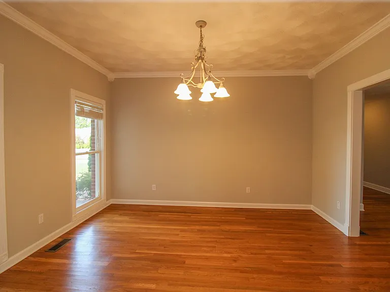 17524 Martin Dr — Photo 15