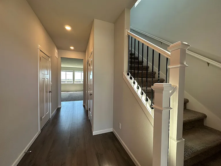 1522 Nolan Ave SE — Photo 2