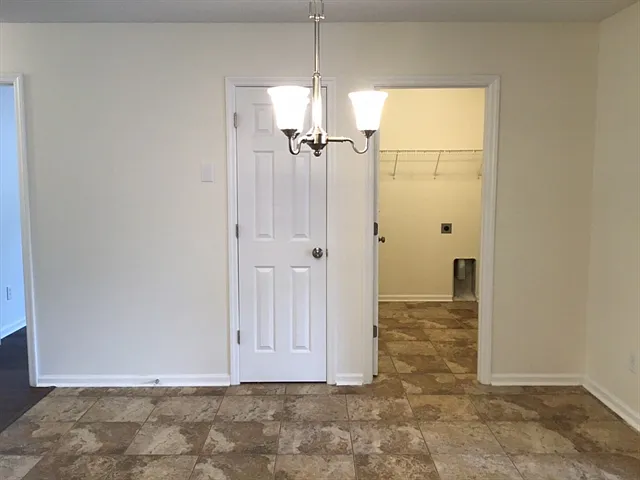 135 Tyron Rd — Photo 5
