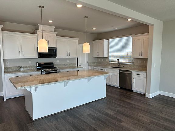 4th image of 3040 Vaughn Way