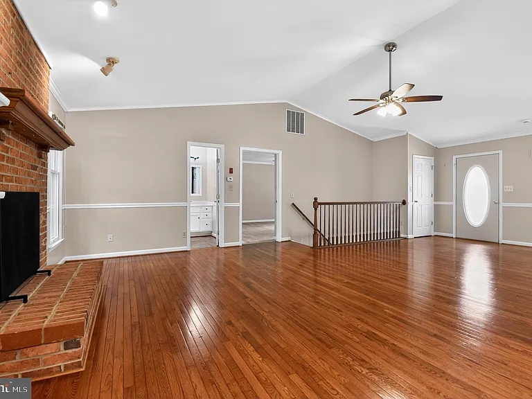 5118 Coach Ct — Photo 5