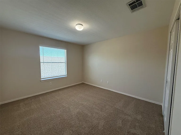 11606 Hereford St — Photo 16