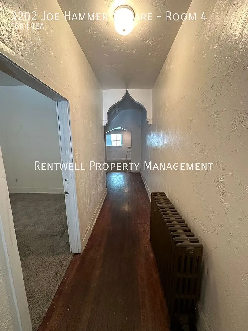 Single Private Bedroom in Oakland — Photo 2