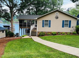 162 N Shoreline Dr, New London, NC 28127