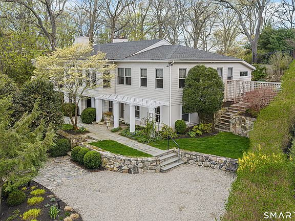 3rd image of 18 Dock Road