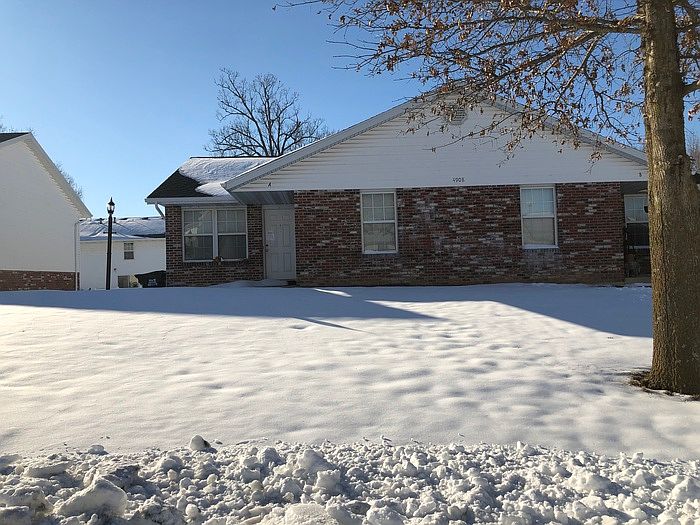 1st image of 4908 Charm Oak Dr #A